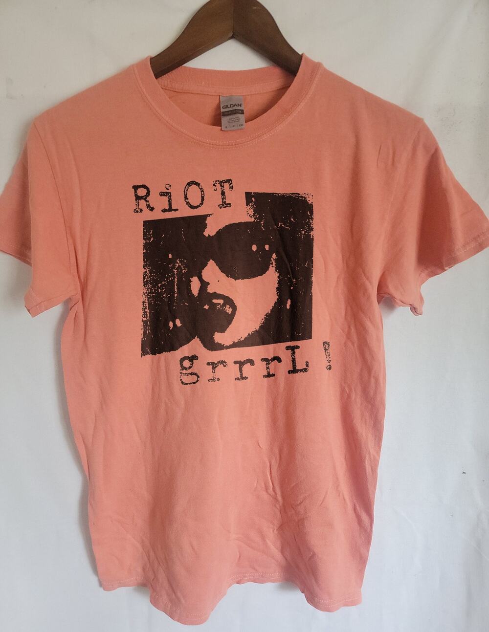 riot grrrl t shirt Size Small Coral Silk